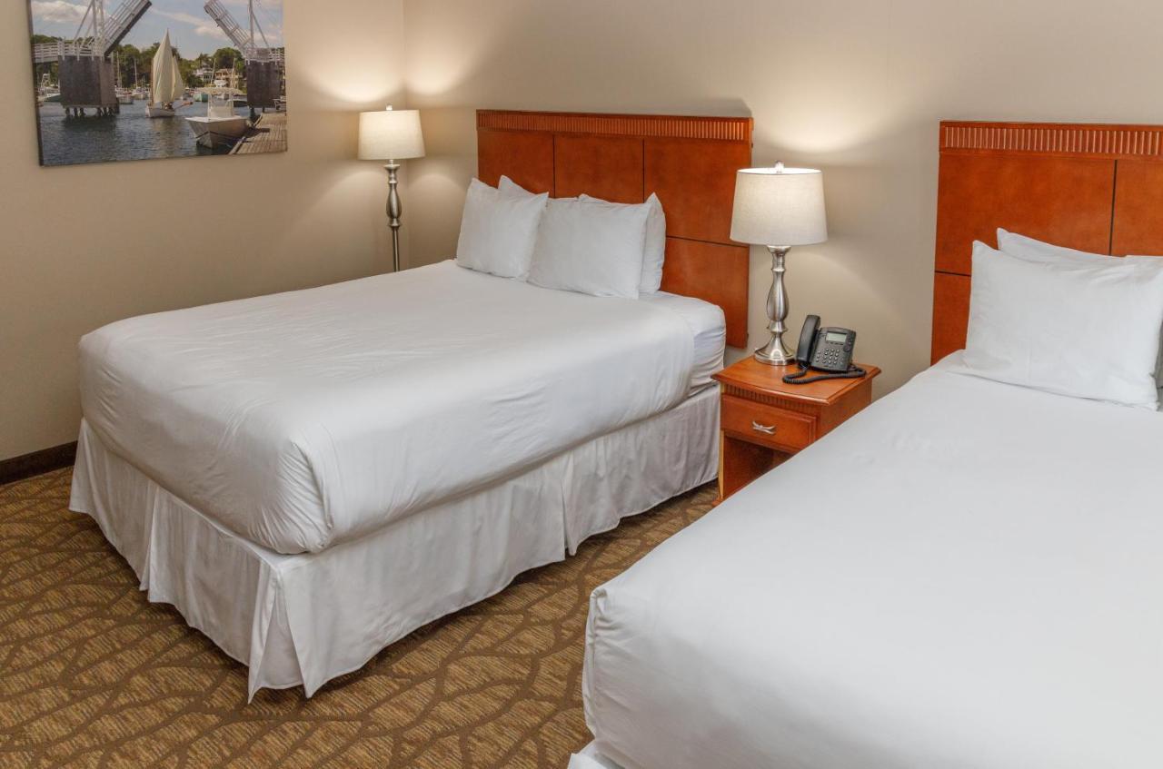 Admiral's 3* Ogunquit